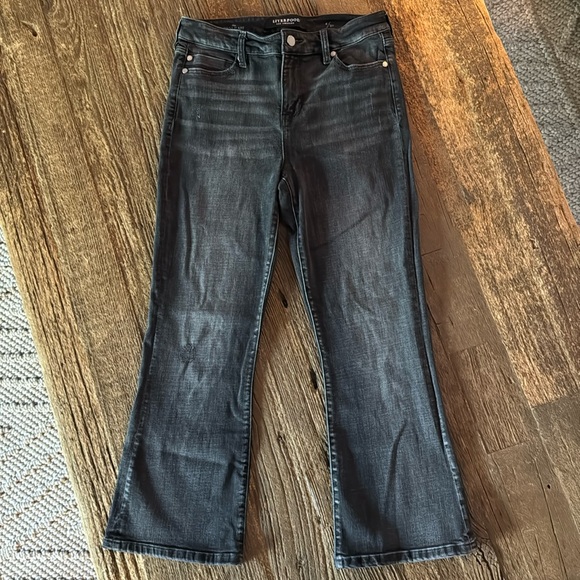 Liverpool the Crop Flare Jeans - Picture 4 of 11